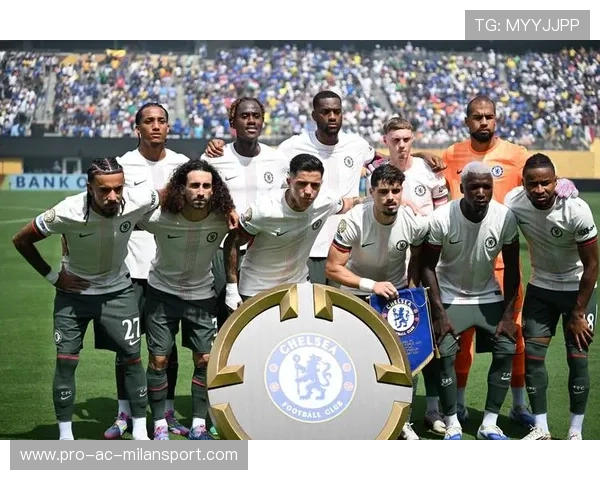 切尔西恩昆库插上背身做球助攻队友破门，展现惊艳技术与团队协作