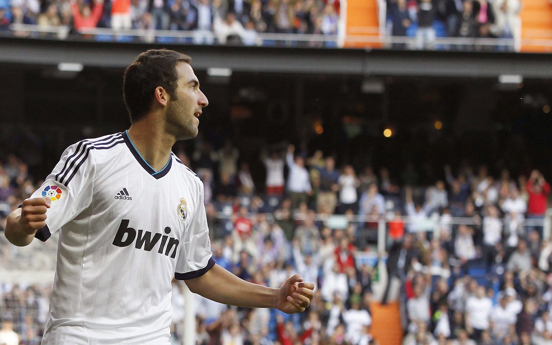 五大联赛球队全场防守质量提升与轮换策略关系，五大联赛球员变动