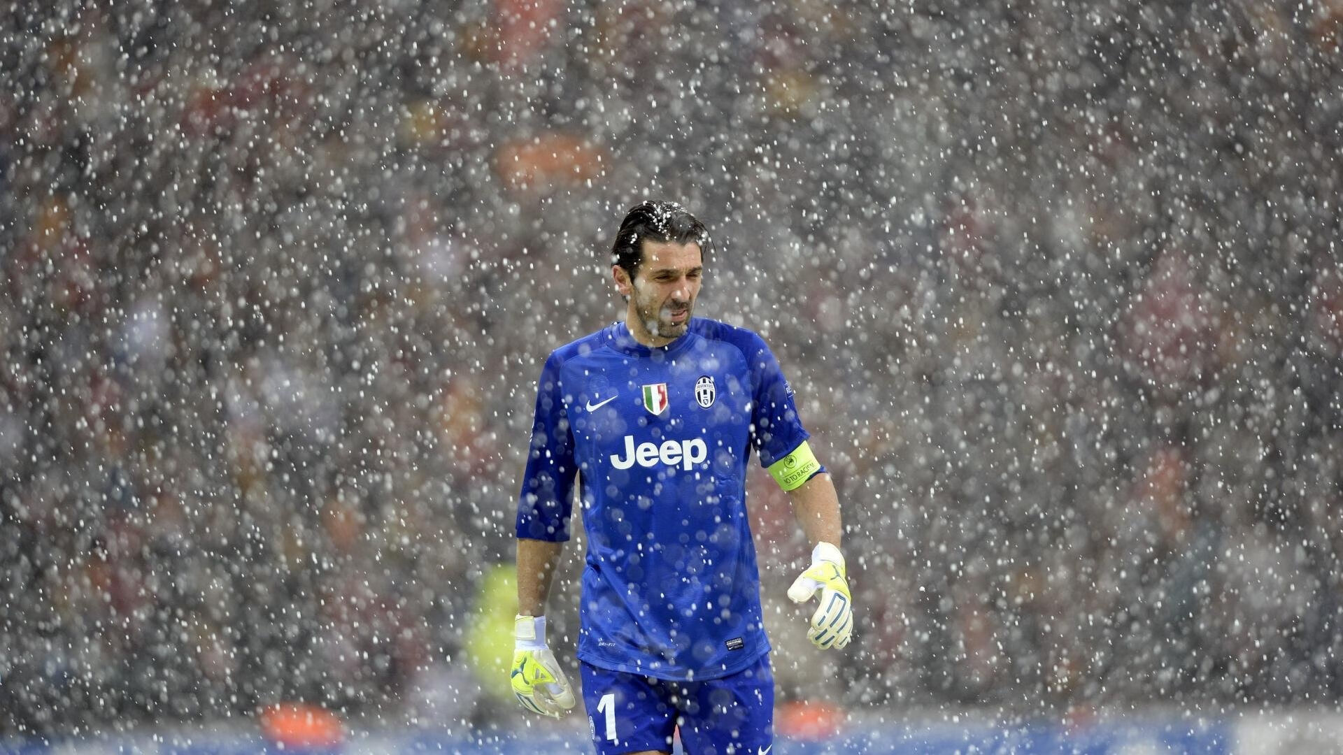 当前国家队由阿里·布齐安尼执教