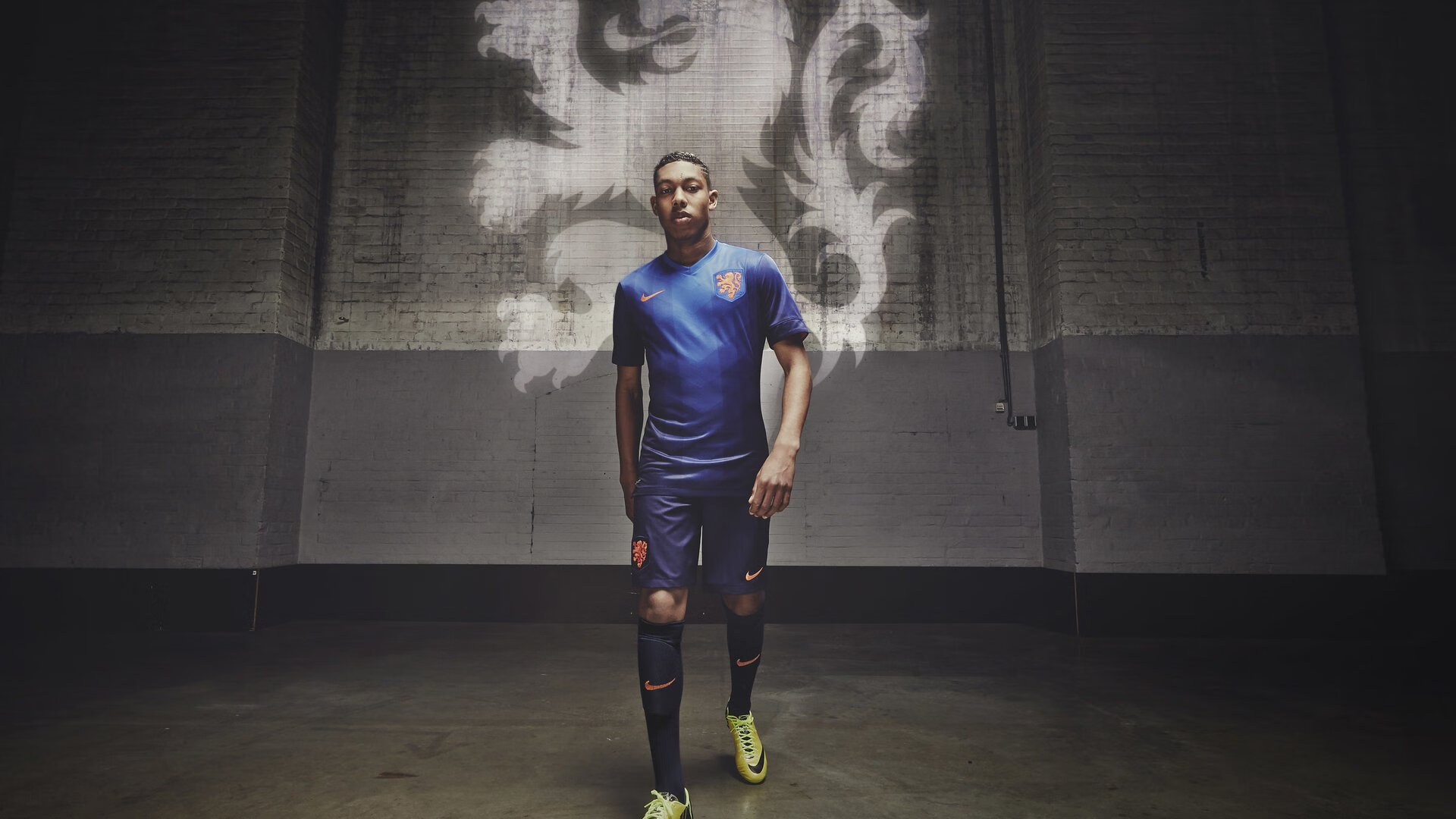 曼城边路快马送出两次助攻，曼城边锋